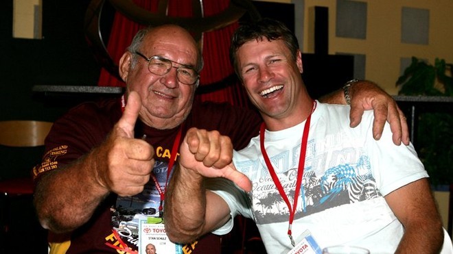  Thumbs up, thumbs down, does that mean Stan Schulz (left) beat  former Rugby League star Andrew Ettingshausen in last year’s expo?, Fraser Fishing Expo 2007 © MIAA